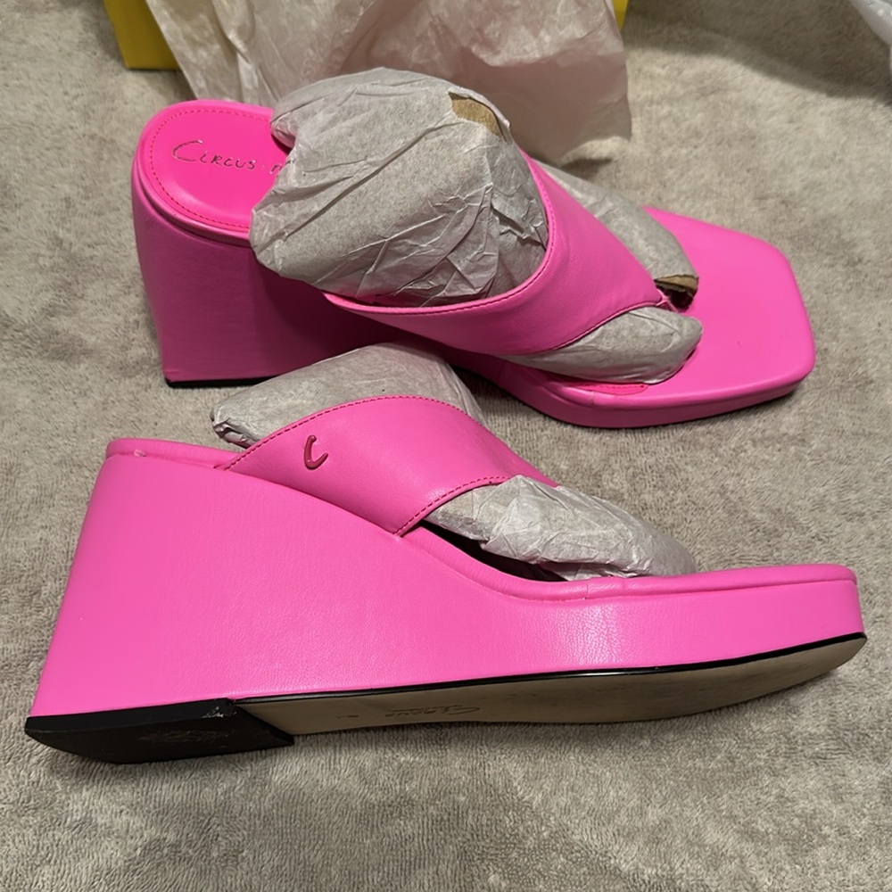 Platform Sandals - Picture 5 of 11